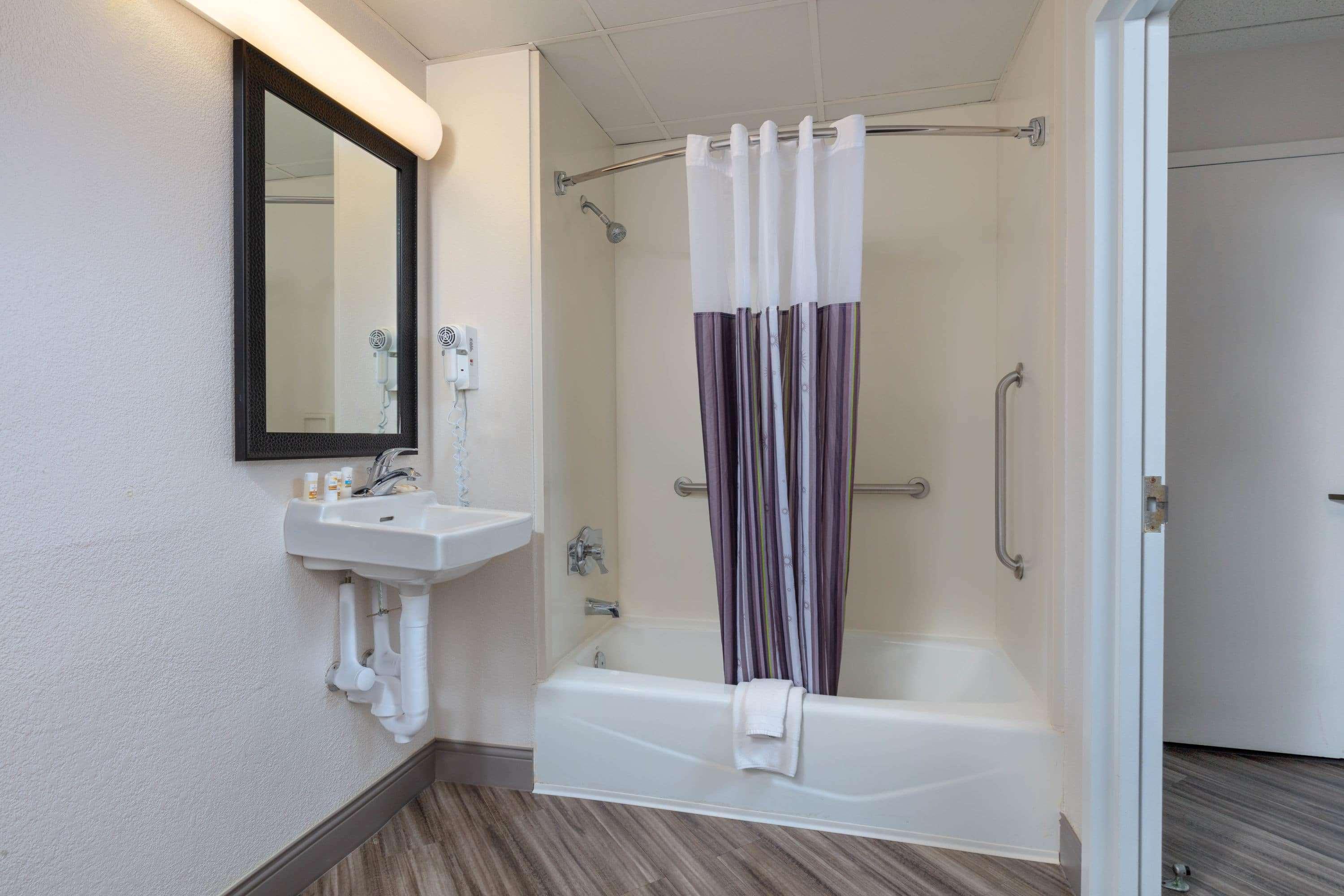 La Quinta By Wyndham Clifton/Rutherford Exterior foto