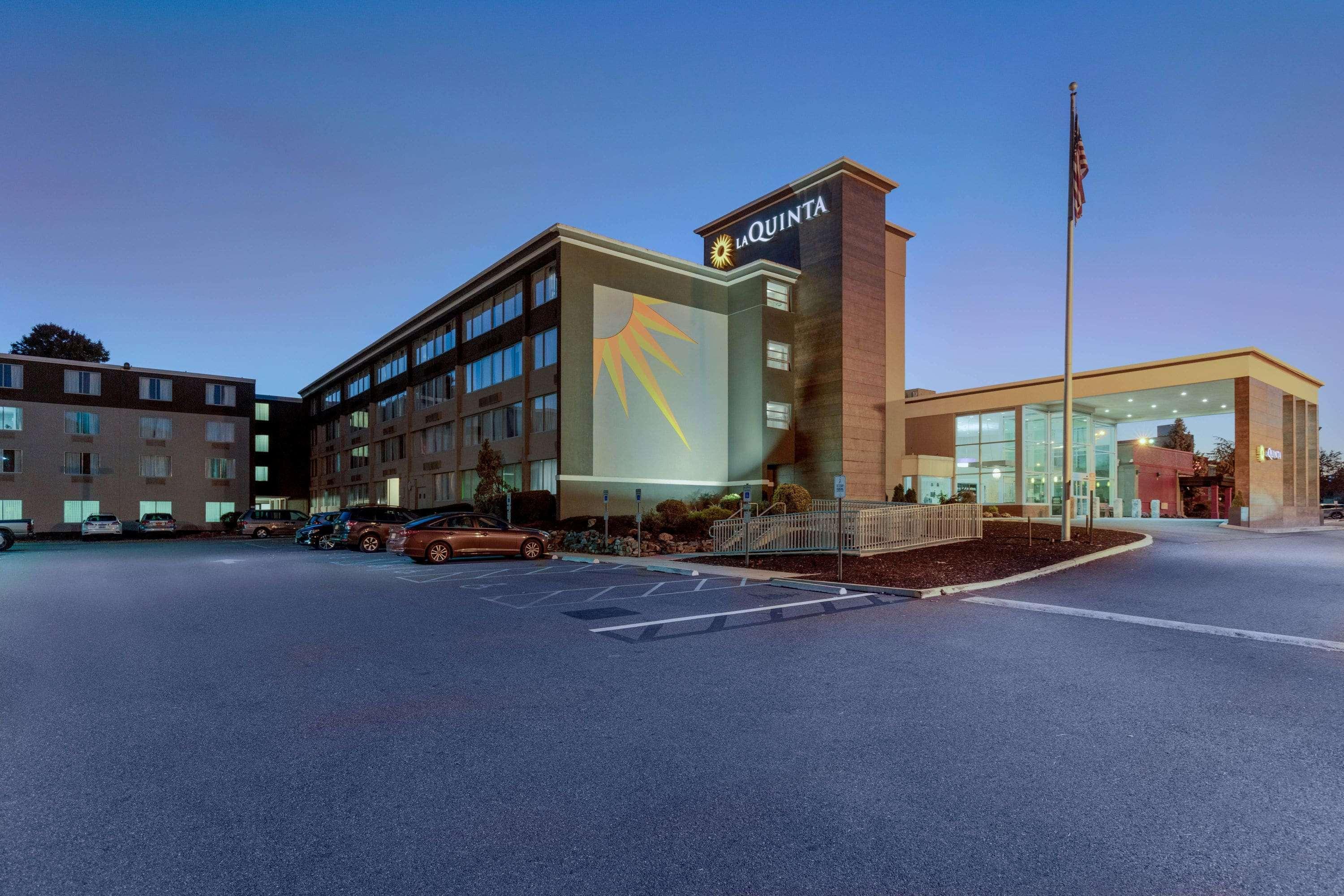 La Quinta By Wyndham Clifton/Rutherford Exterior foto